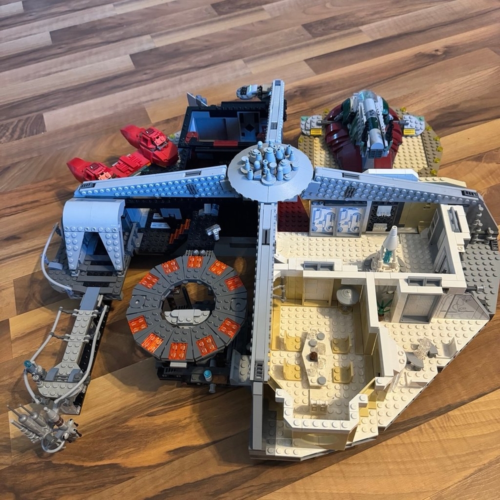 LEGO Star Wars: Betrayal at Cloud City 75222 - Picture 2 of 9